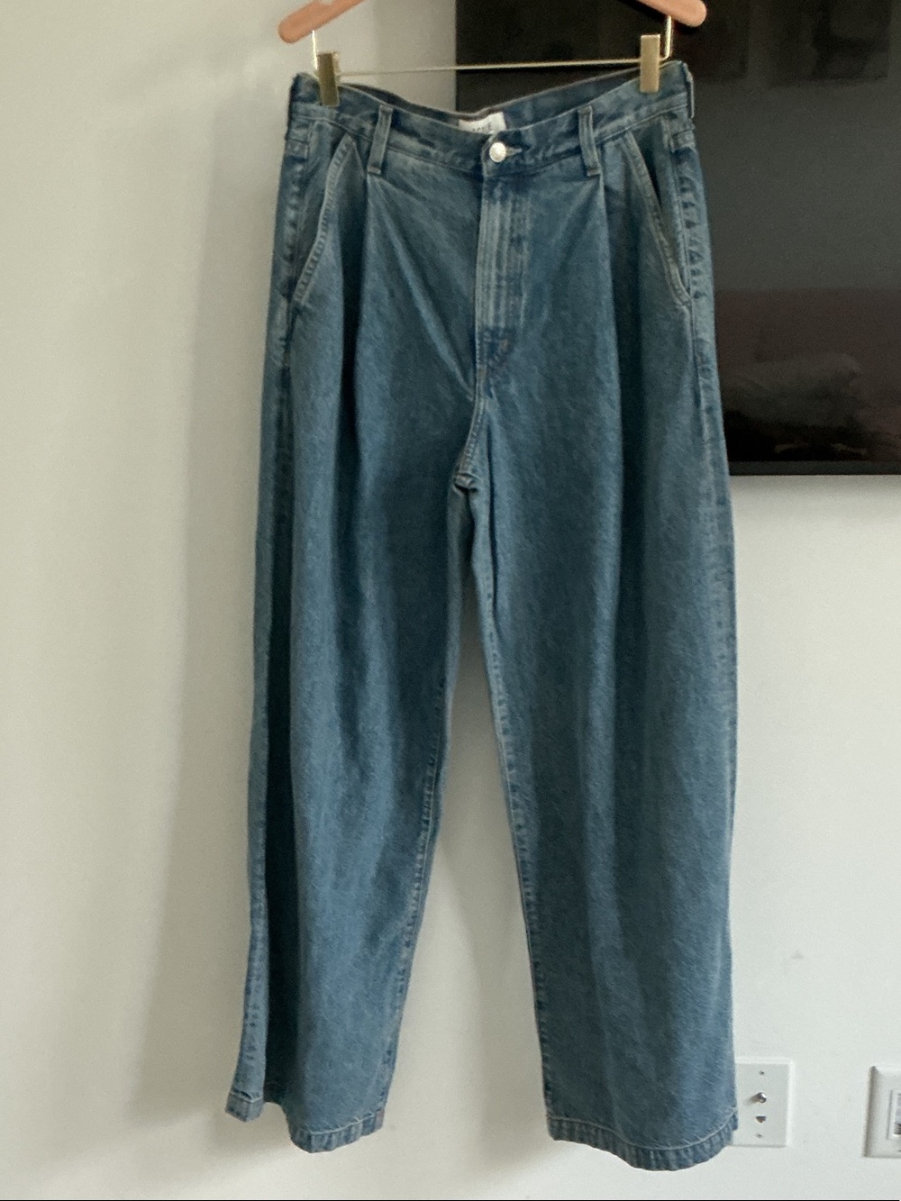 AGOLDE Relaxed Pleated Jeans in Medium Blue